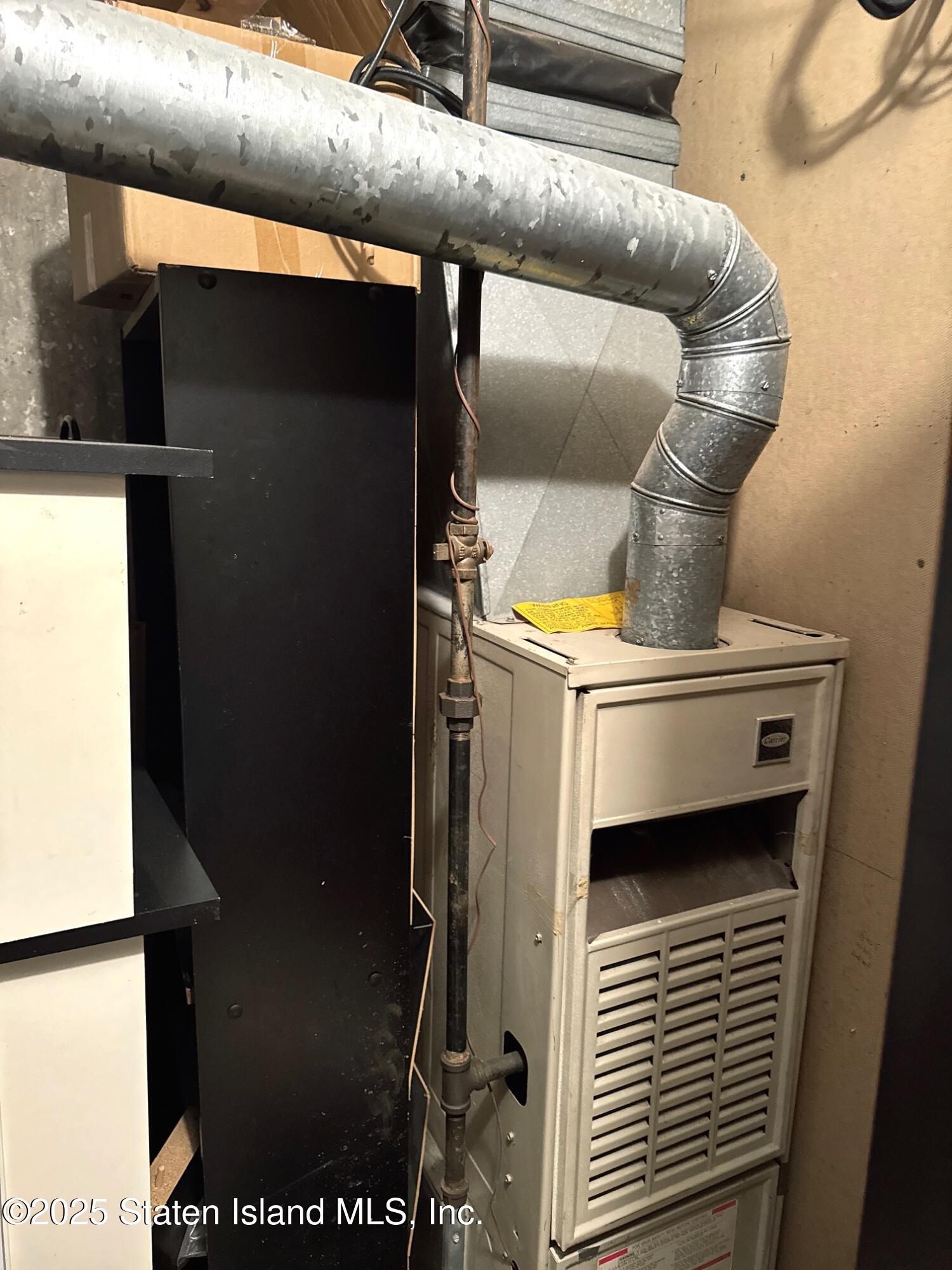 45 Fairlawn Loop Staten Island, NY 10308 - Photo 33 of 49 a close view of water heater room