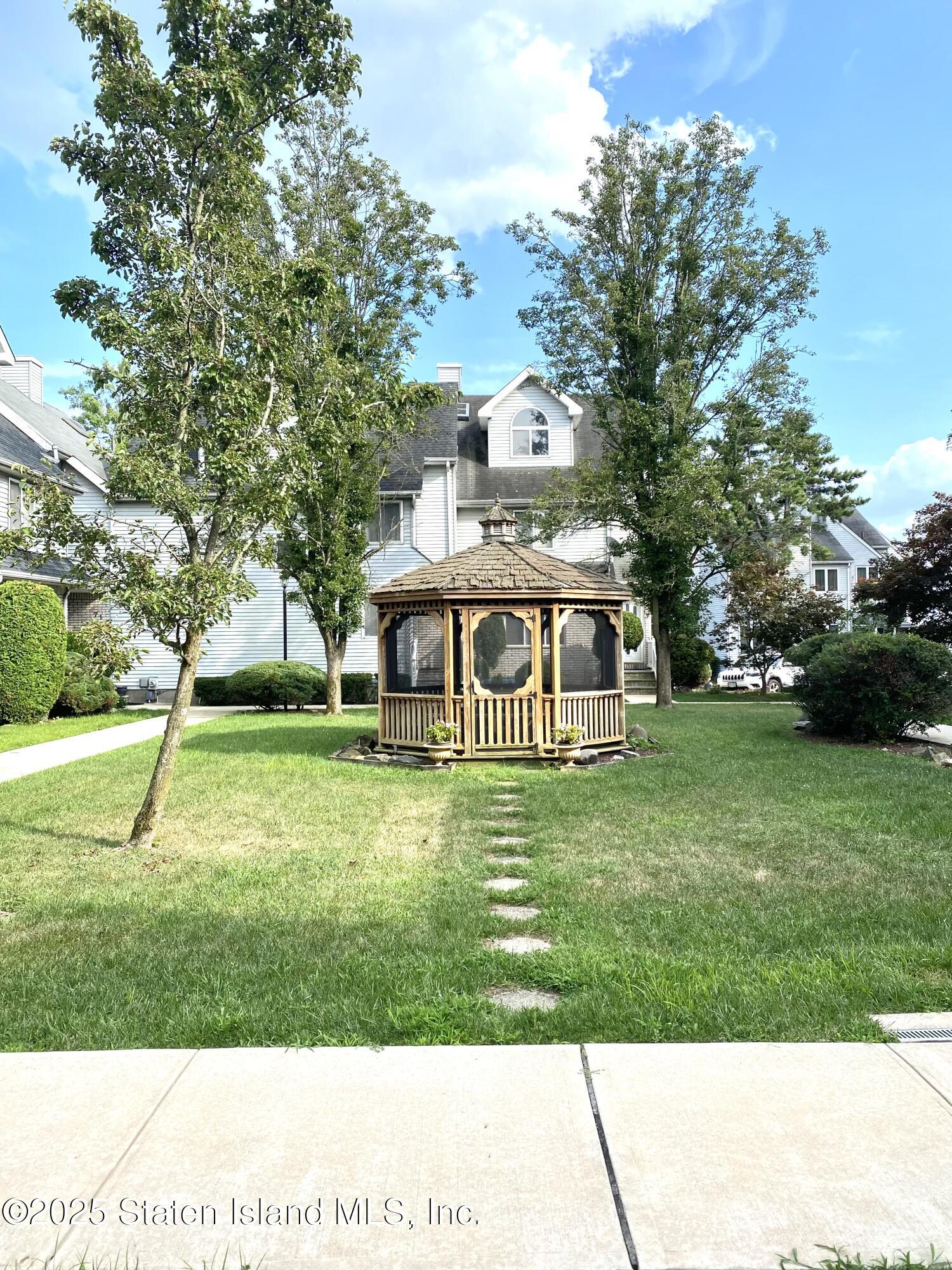 45 Fairlawn Loop Staten Island, NY 10308 - Photo 47 of 49 a view of a park with large trees