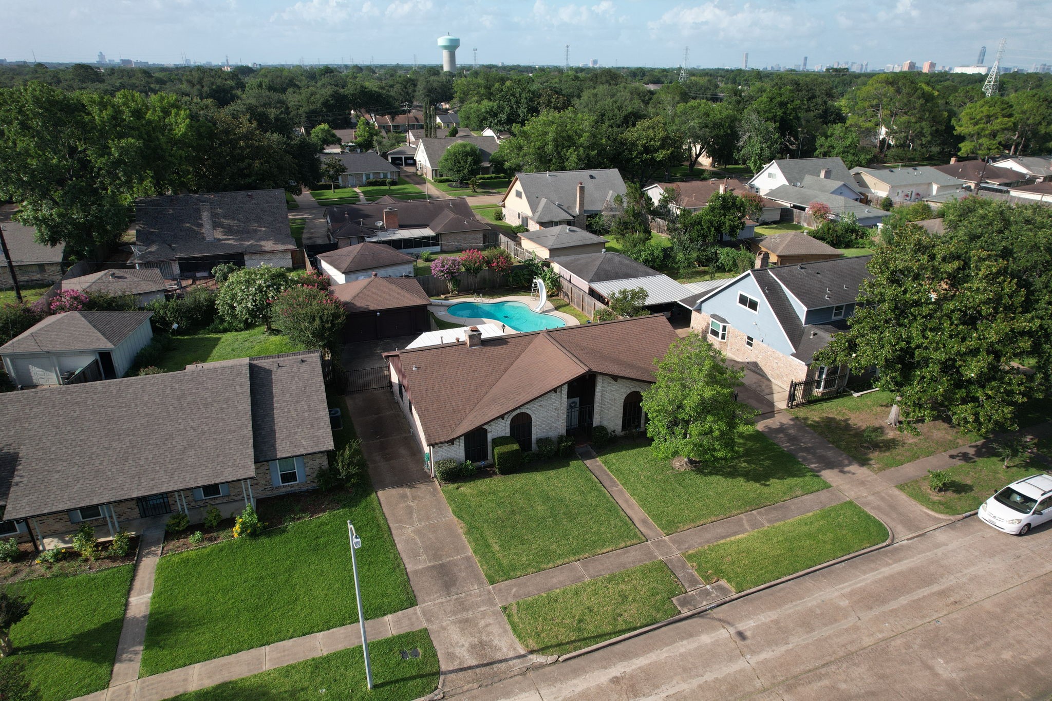8834 Sandstone Road Houston, TX 77036 - Photo 2 of 31