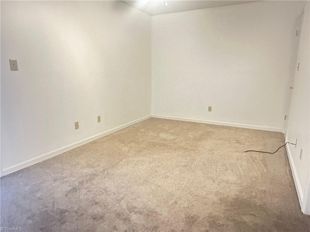 222 Ridge Forest Court Winston-Salem, NC 27104 - Photo 19 of 29 2nd (back) bedroom