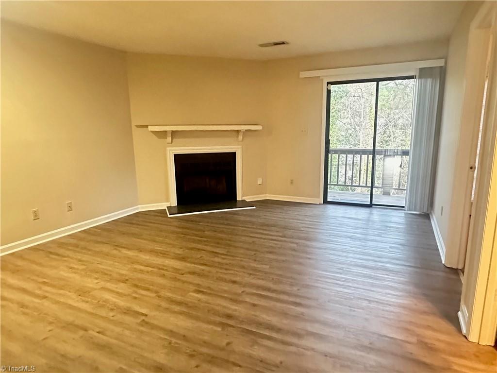 222 Ridge Forest Court Winston-Salem, NC 27104 - Photo 20 of 29 Livingroom