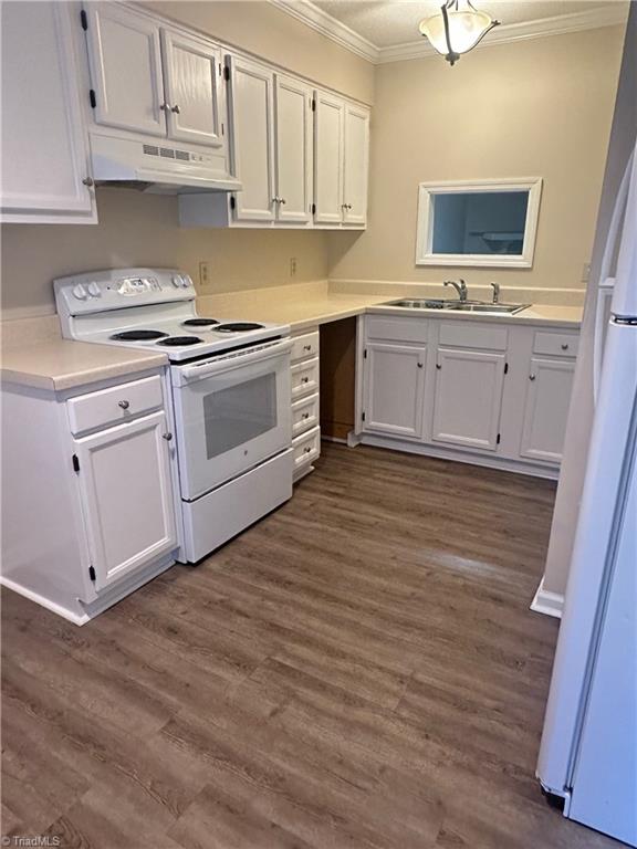 222 Ridge Forest Court Winston-Salem, NC 27104 - Photo 5 of 29 Kitchen