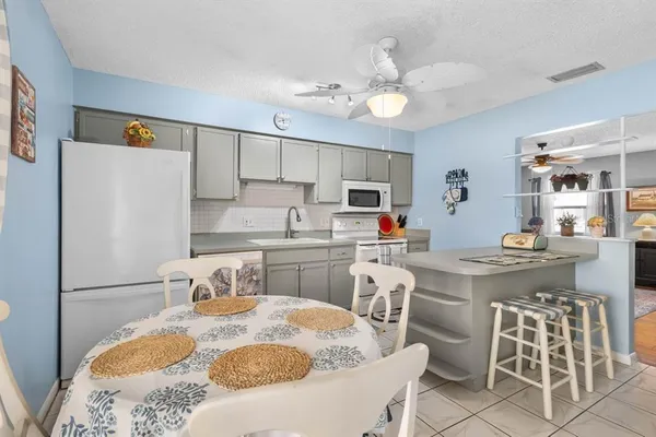 $1,695 | 706 West Brockton Place, Sun City Center, FL 33573