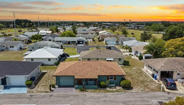 $1,695 | 706 West Brockton Place, Sun City Center, FL 33573