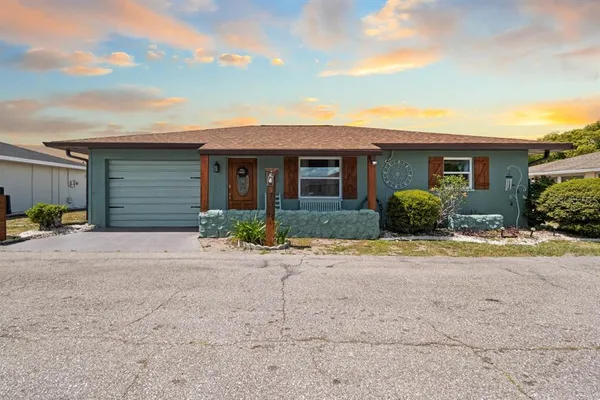 $1,695 | 706 West Brockton Place, Sun City Center, FL 33573