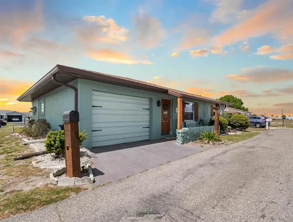 $1,695 | 706 West Brockton Place, Sun City Center, FL 33573