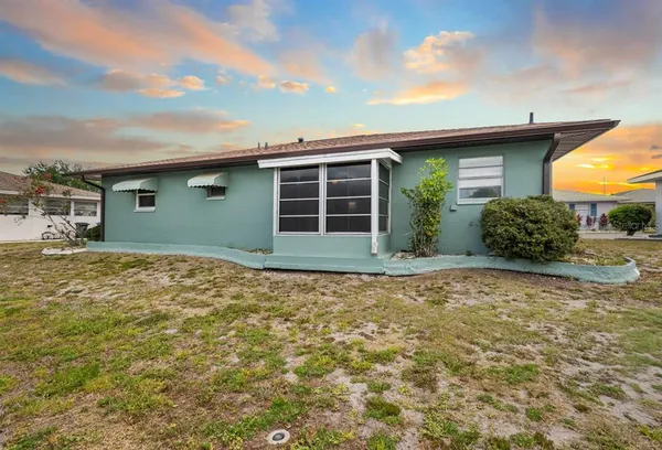 $1,695 | 706 West Brockton Place, Sun City Center, FL 33573