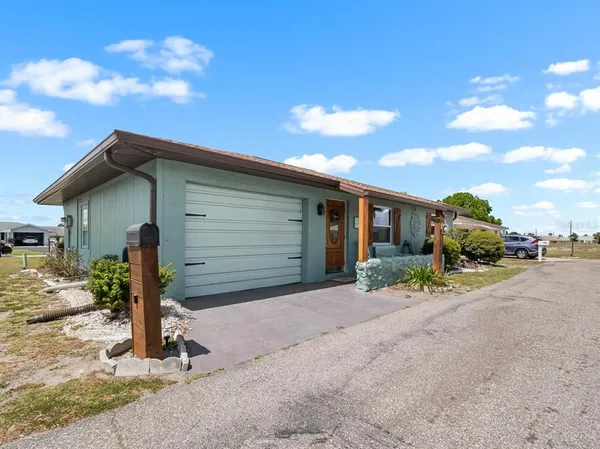 $1,695 | 706 West Brockton Place, Sun City Center, FL 33573