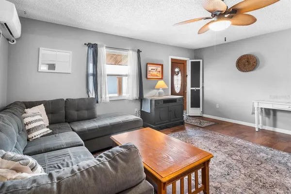 $1,695 | 706 West Brockton Place, Sun City Center, FL 33573