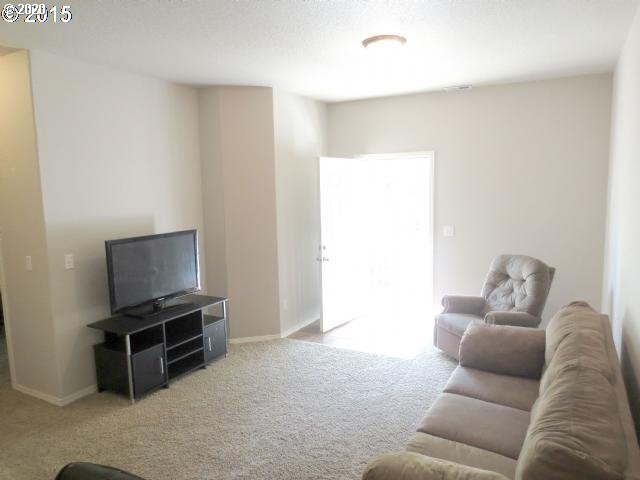 38553 Dubarko Road Sandy, OR 97055 - Photo 6 of 16 Gallery Image 6