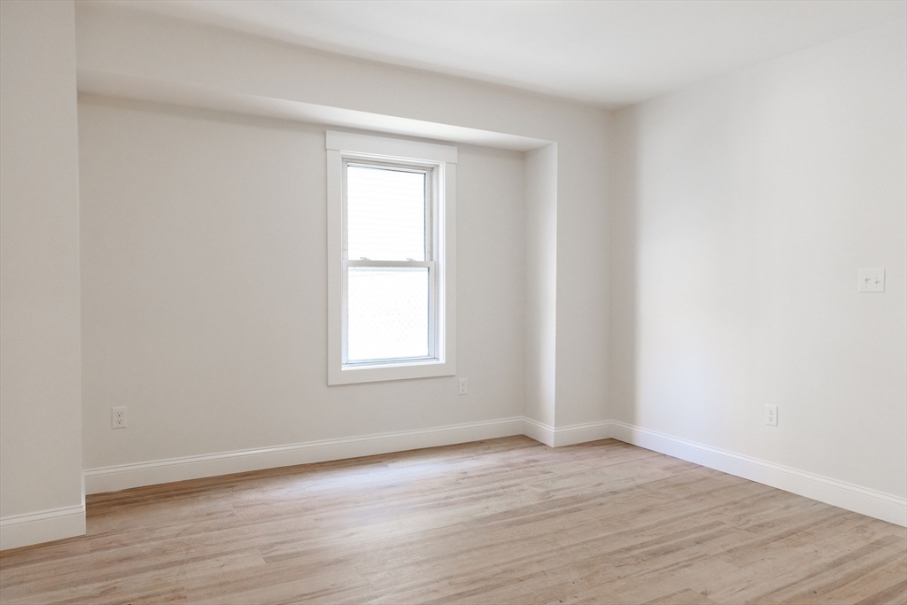 71 Friend Street, Unit 1L Gloucester, MA 01930 - Photo 7 of 8