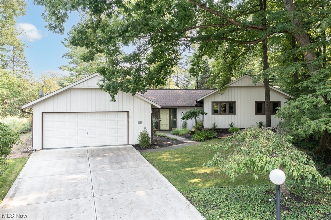 17065 Ridge Point Circle Strongsville, OH 44136 - Photo 1 of 33 Gallery Image 1