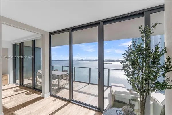 $1,820,000 | 650 Northeast 32nd Street, Unit 2901, Miami, FL 33137