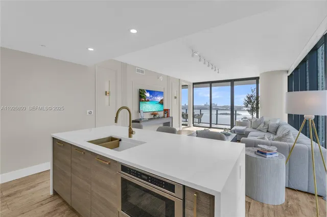 $1,820,000 | 650 Northeast 32nd Street, Unit 2901, Miami, FL 33137