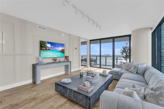 $1,820,000 | 650 Northeast 32nd Street, Unit 2901, Miami, FL 33137