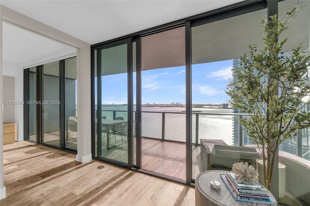 $1,820,000 | 650 Northeast 32nd Street, Unit 2901, Miami, FL 33137