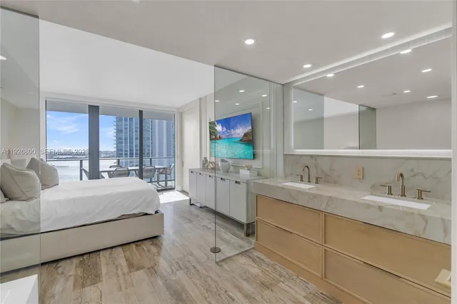 $1,820,000 | 650 Northeast 32nd Street, Unit 2901, Miami, FL 33137