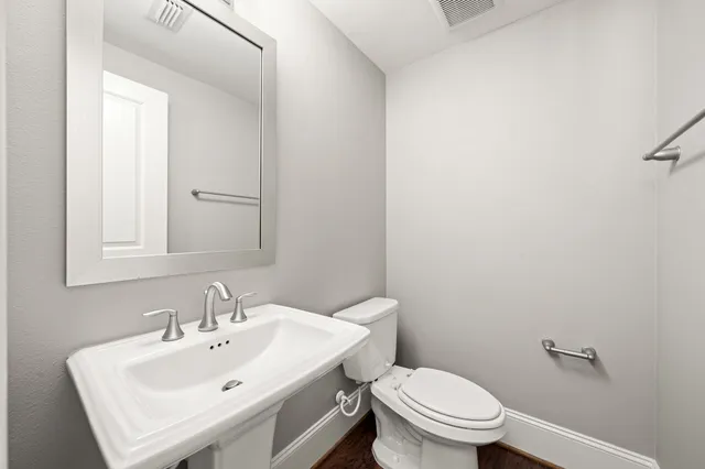 $3,300 | 6703 Highclere Manor Lane, Houston, TX 77055