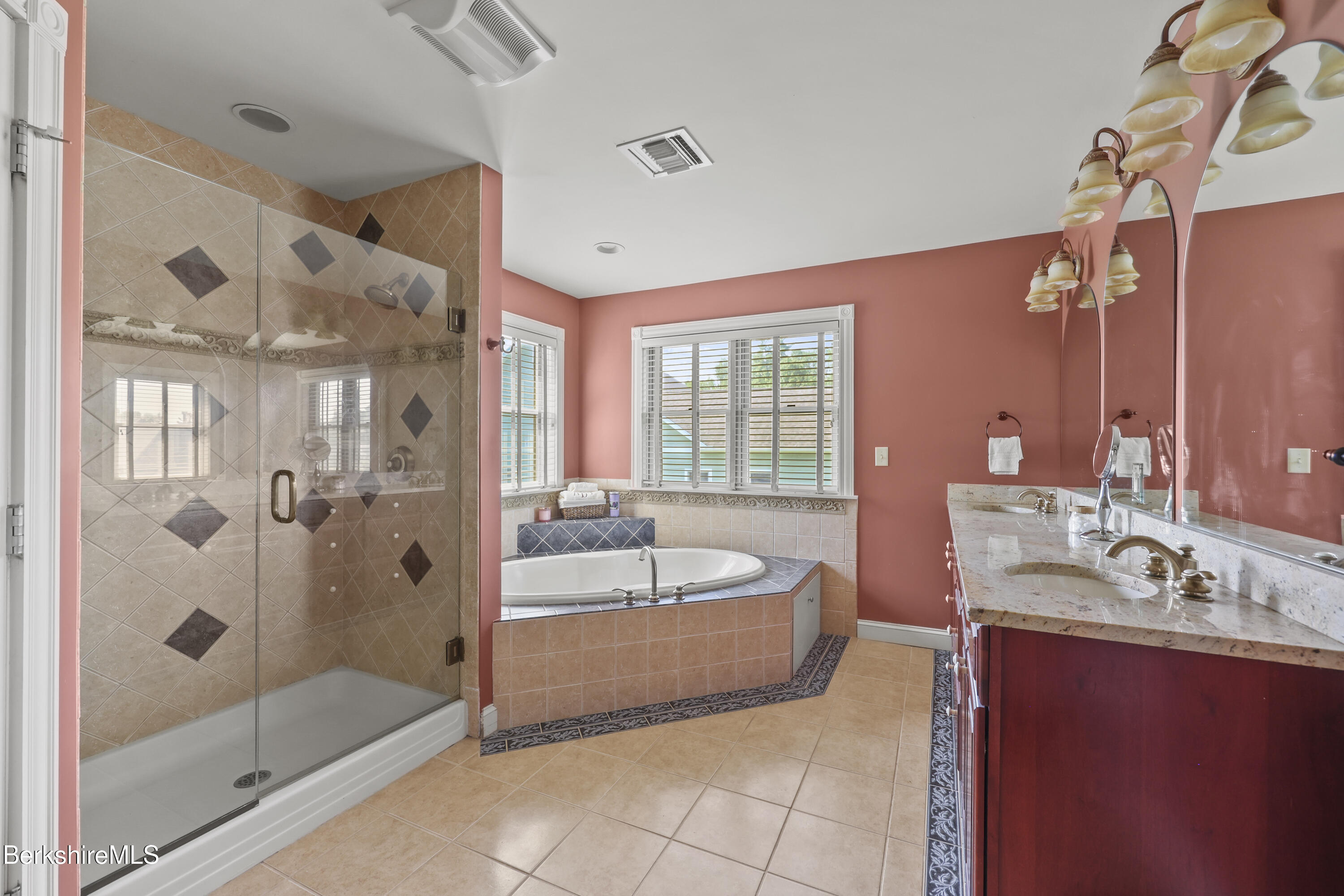 35 Meadow Ridge Drive Pittsfield, MA 01201 - Photo 47 of 81 Primary Bath