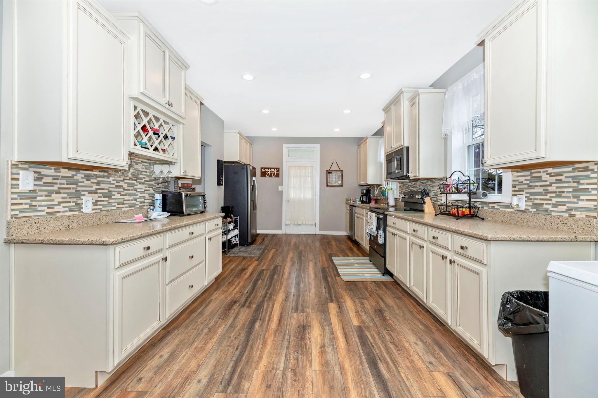 19614 Longmeadow Road Hagerstown, MD 21742 - Photo 11 of 52 Kitchen