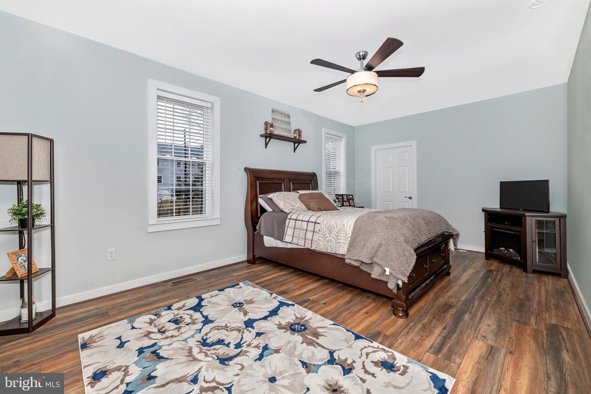19614 Longmeadow Road Hagerstown, MD 21742 - Photo 19 of 52 Owners suite