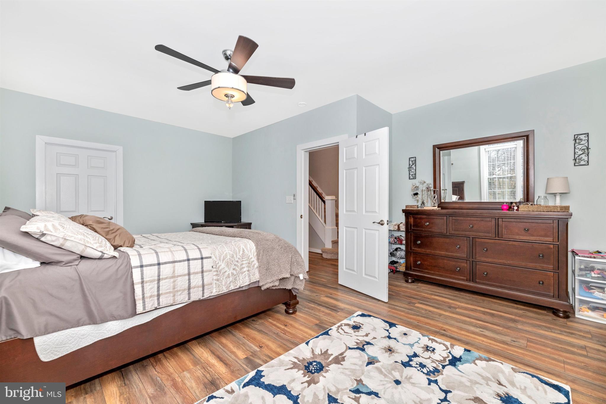 19614 Longmeadow Road Hagerstown, MD 21742 - Photo 20 of 52 Owners suite