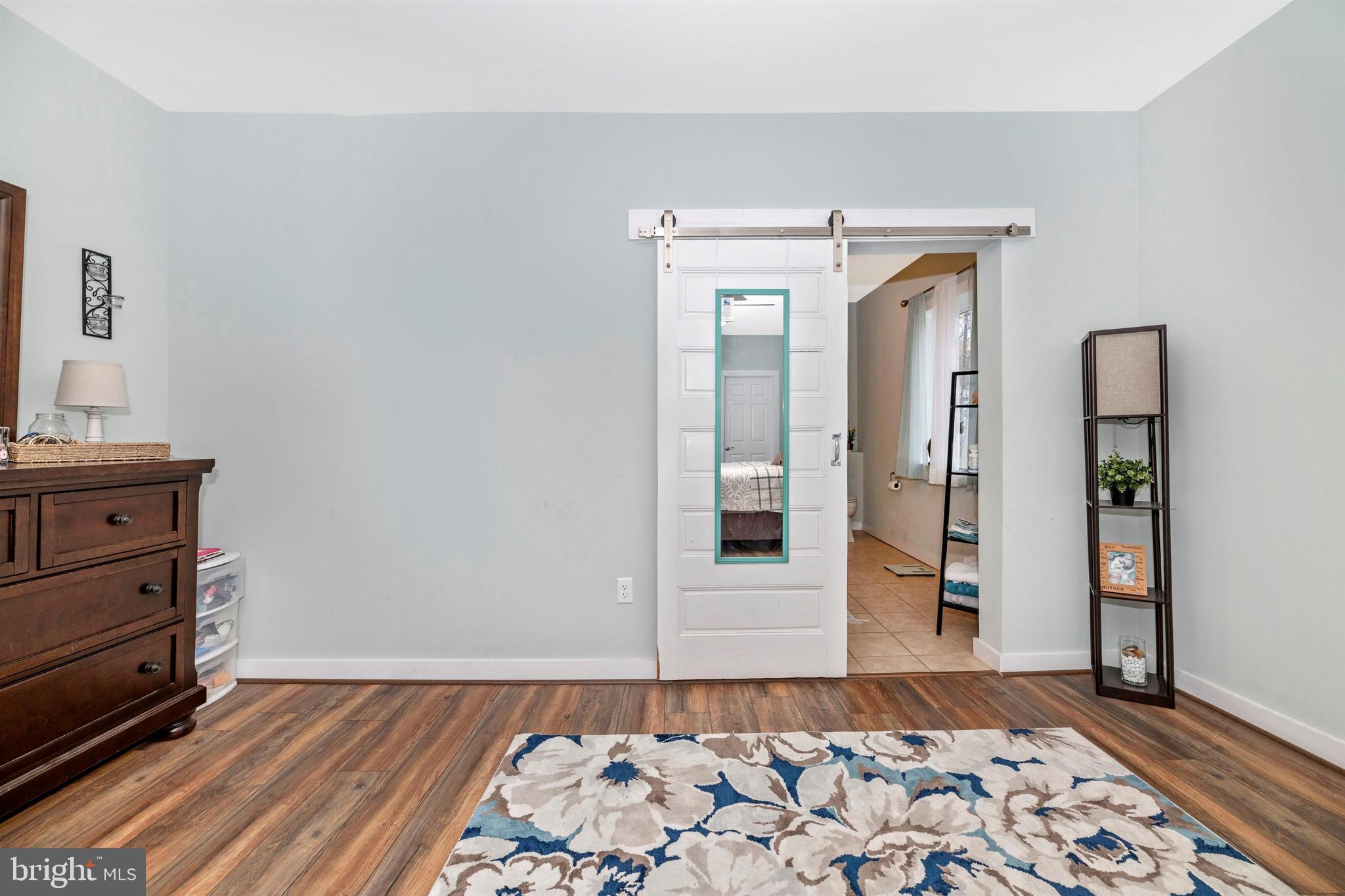 19614 Longmeadow Road Hagerstown, MD 21742 - Photo 23 of 52 Owners suite