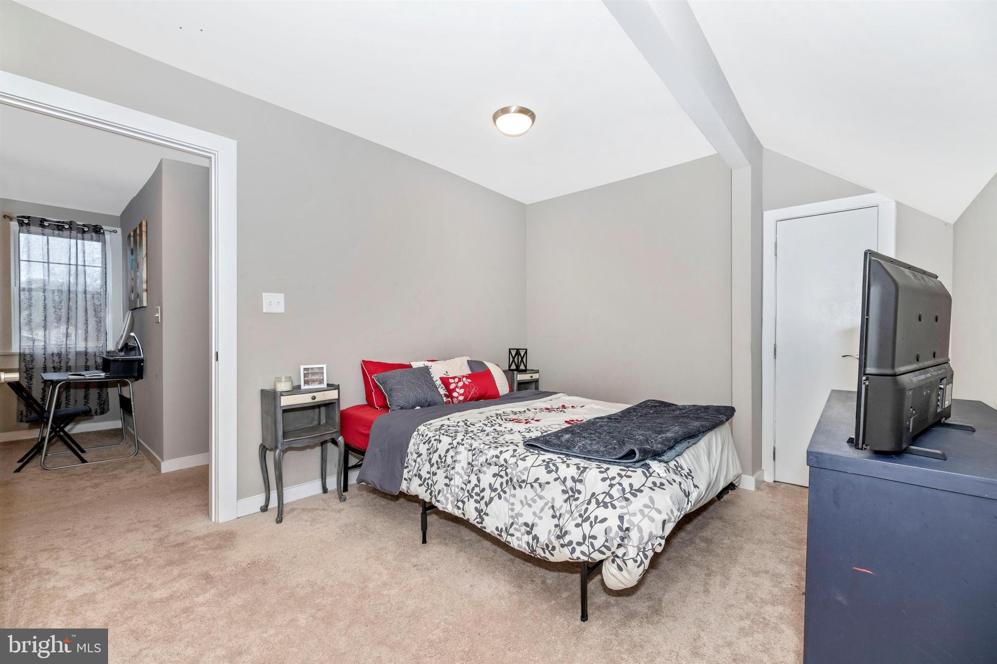 19614 Longmeadow Road Hagerstown, MD 21742 - Photo 33 of 52 Bedroom #3