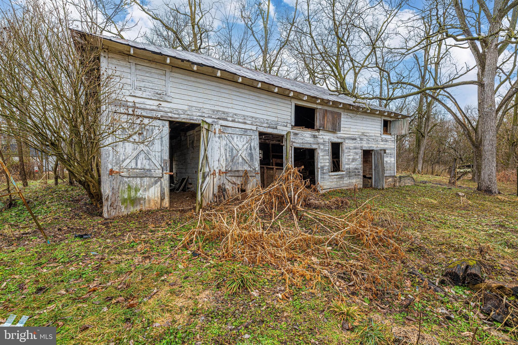19614 Longmeadow Road Hagerstown, MD 21742 - Photo 43 of 52 Barn in rear of property