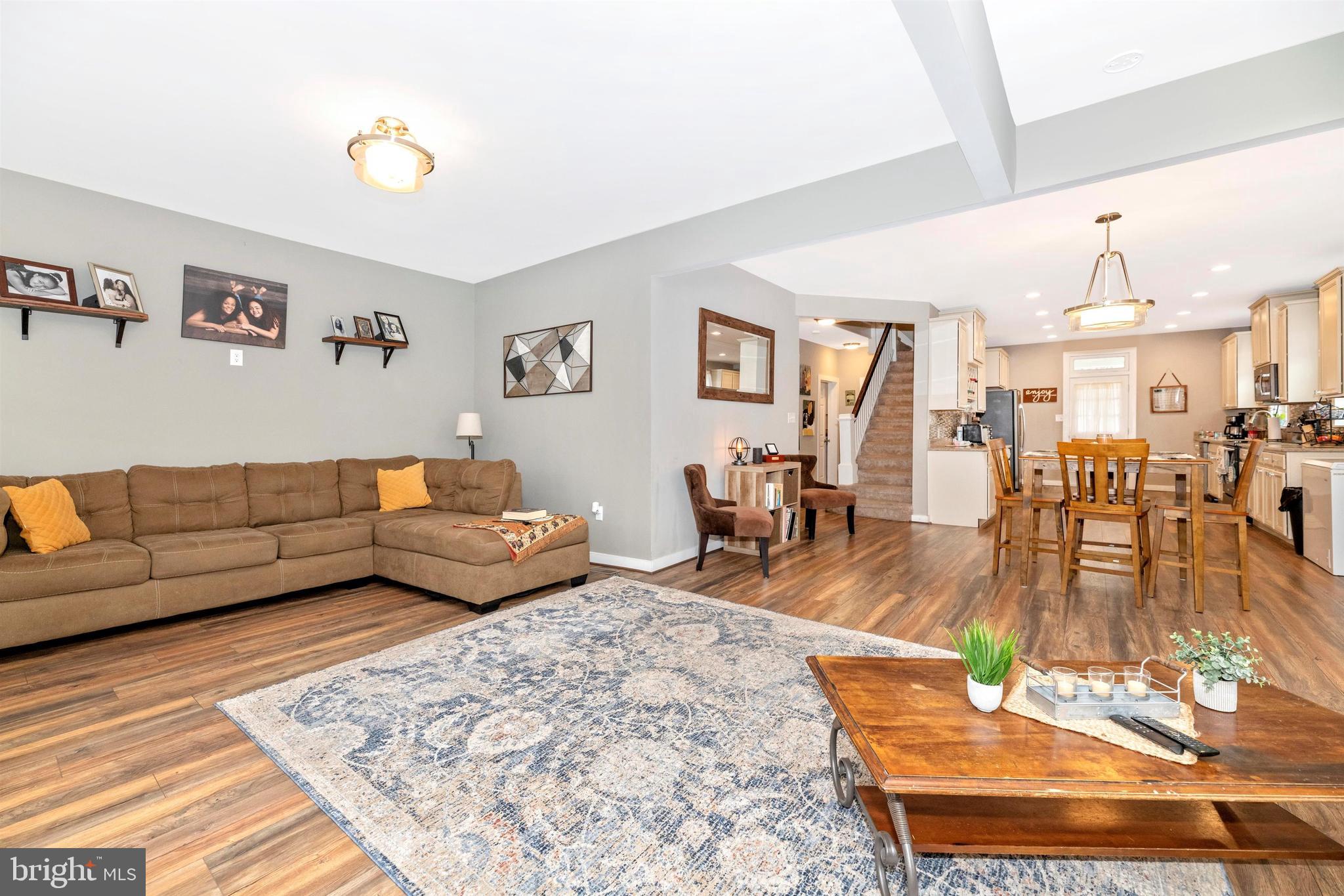 19614 Longmeadow Road Hagerstown, MD 21742 - Photo 8 of 52 Living room