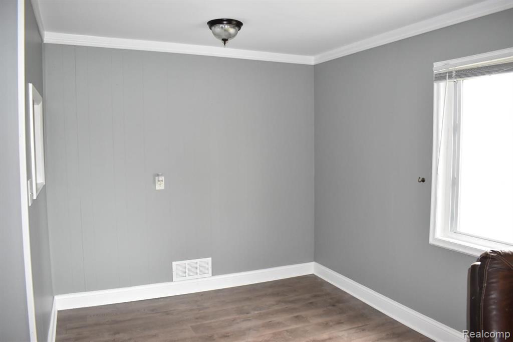 25262 Rosenbusch Boulevard Warren, MI 48089 - Photo 3 of 13