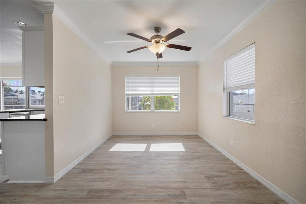 910 Spindle Palm Way Apollo Beach, FL 33572 - Photo 10 of 39