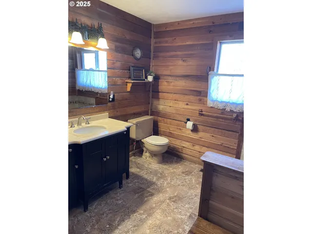 $685,000 | 45083 White Tail Lane, Baker City, OR 97814