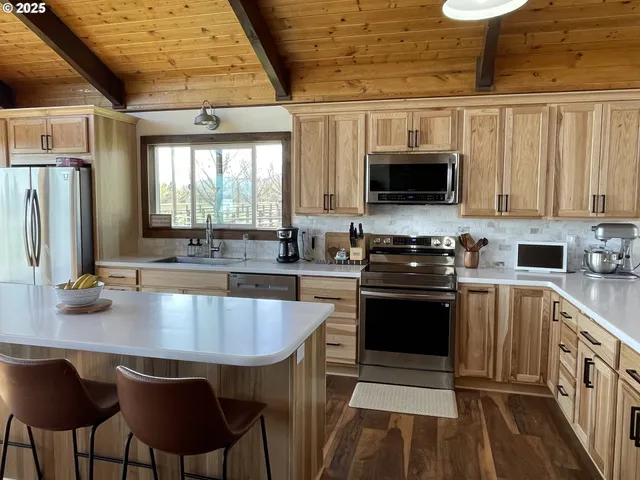 $685,000 | 45083 White Tail Lane, Baker City, OR 97814