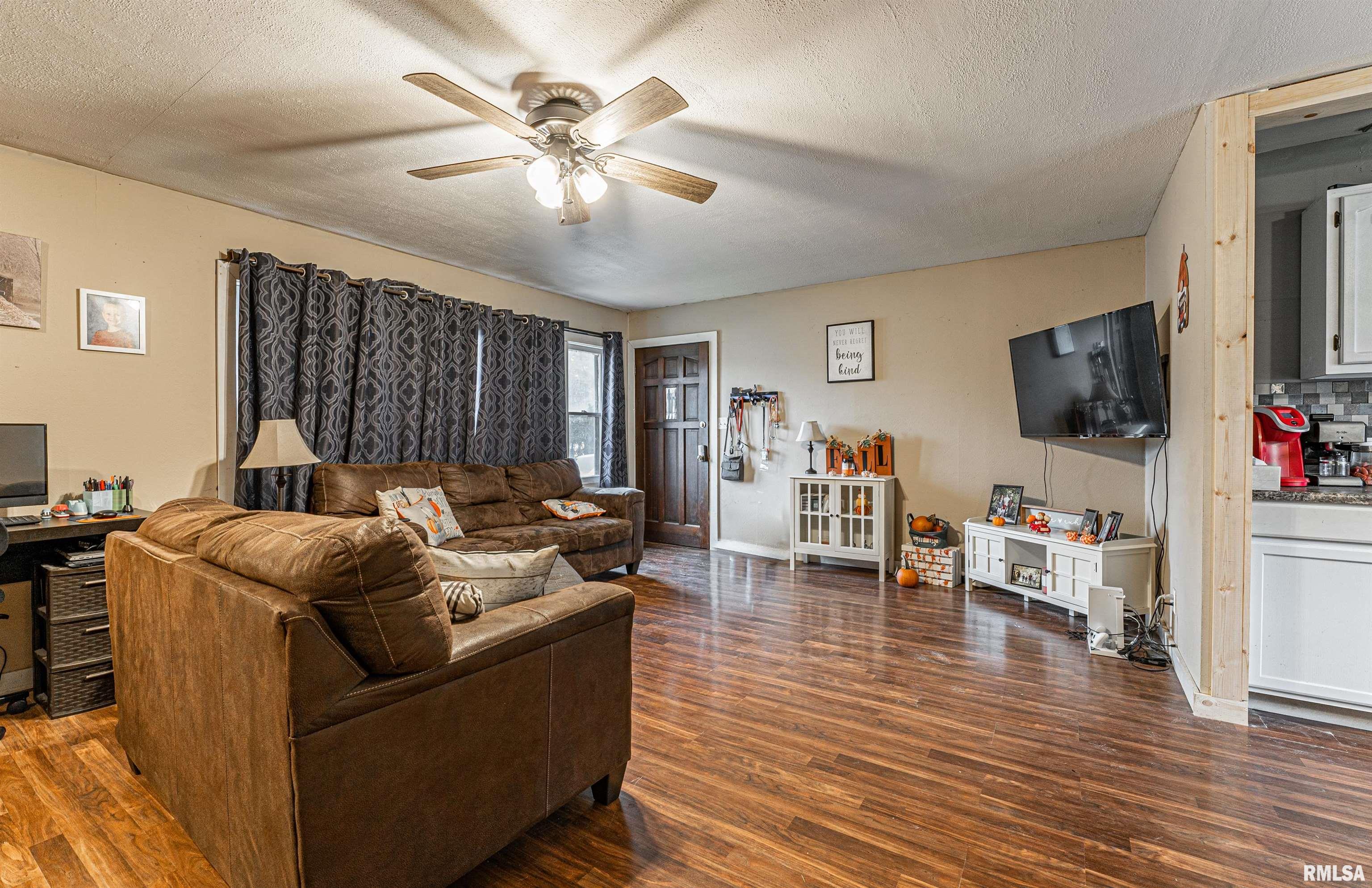 1306 Nicholson Road Lincoln, IL 62656 - Photo 4 of 28 Gallery Image 4