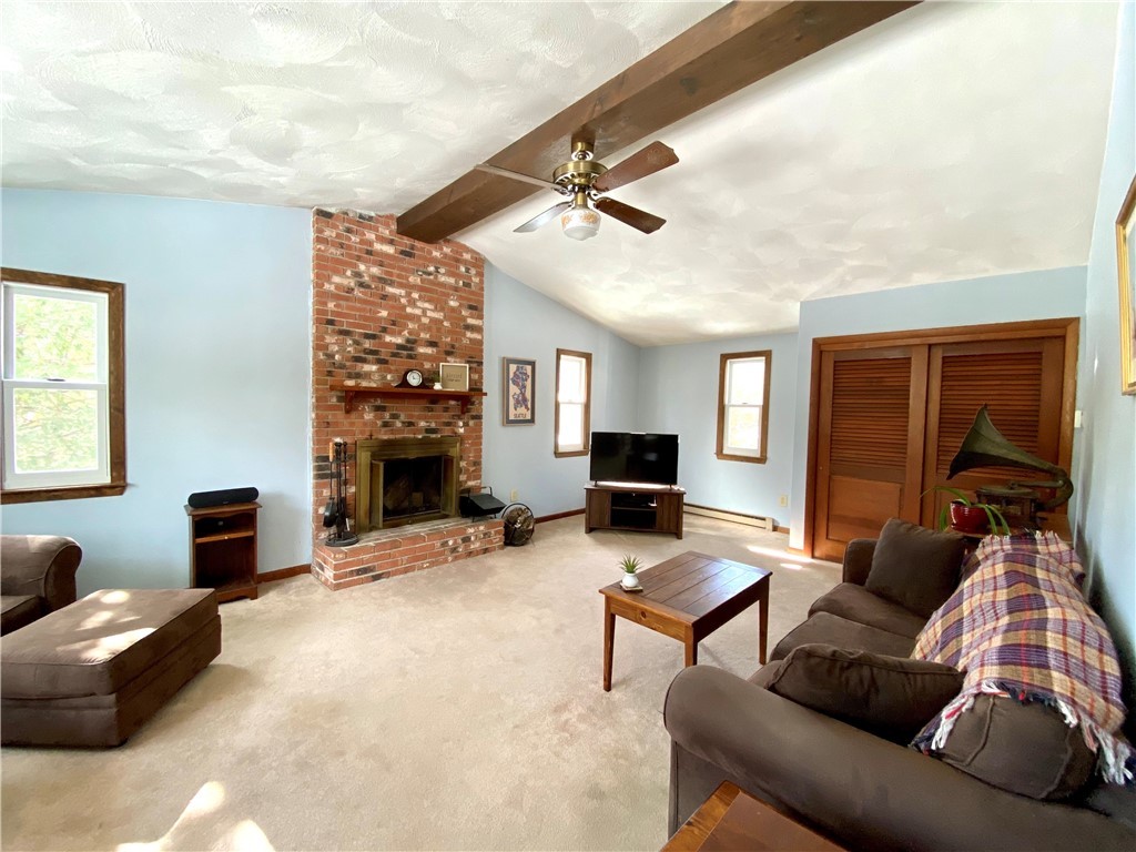 466 Gardiner Road Richmond, RI 02892 - Photo 4 of 48 Gallery Image 4