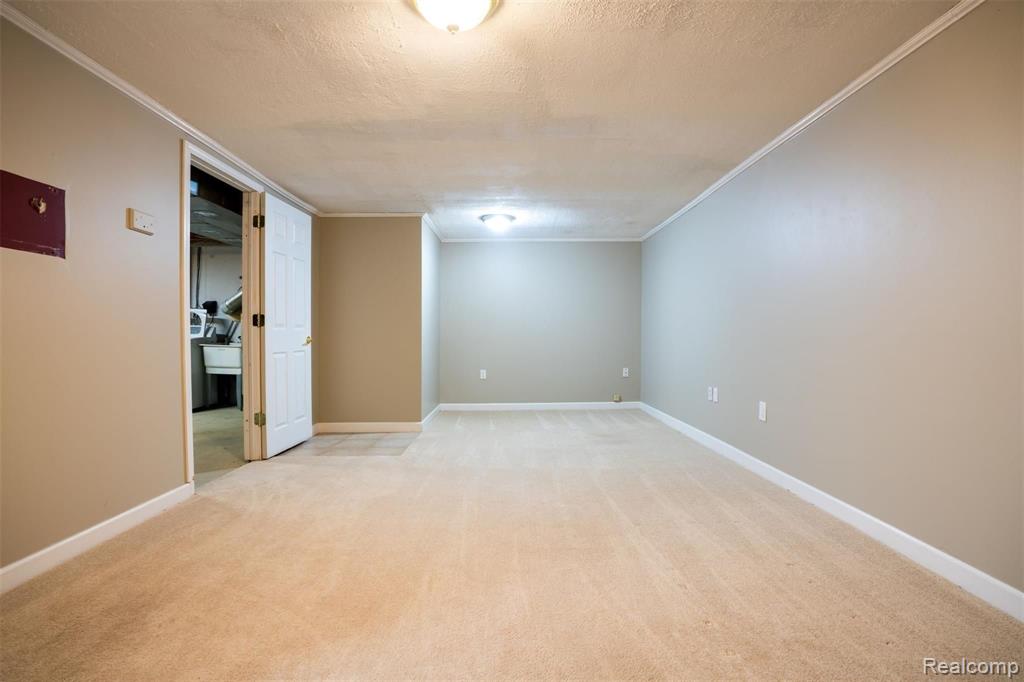 388 Willow Grove Lane Rochester Hills, MI 48307 - Photo 17 of 19