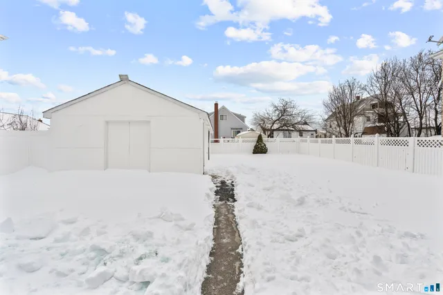 $825,000 | 85 Avery Street, Stamford, CT 06902