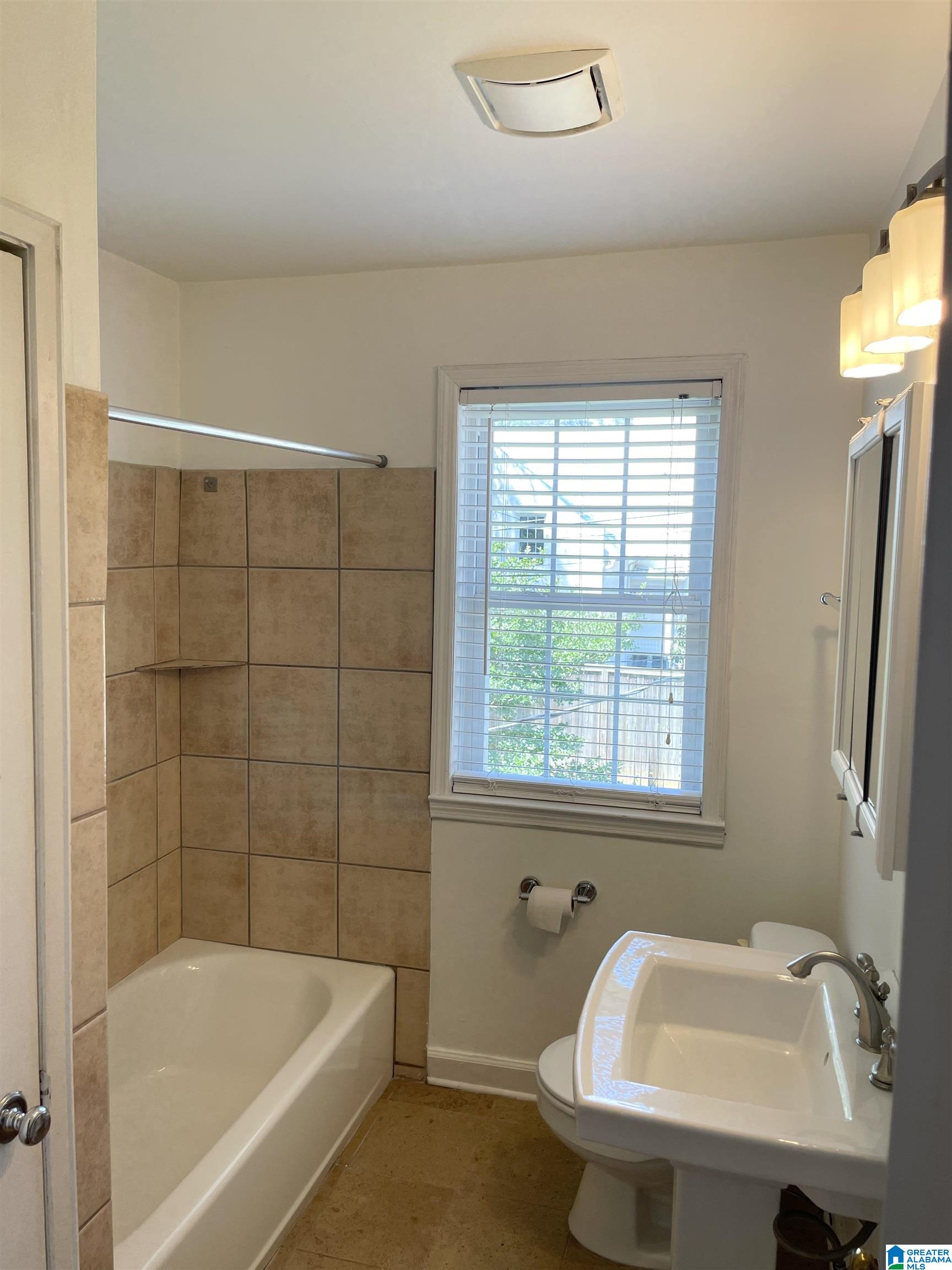 202 Fox Hall Road, Unit D Birmingham, AL 35213 - Photo 11 of 12