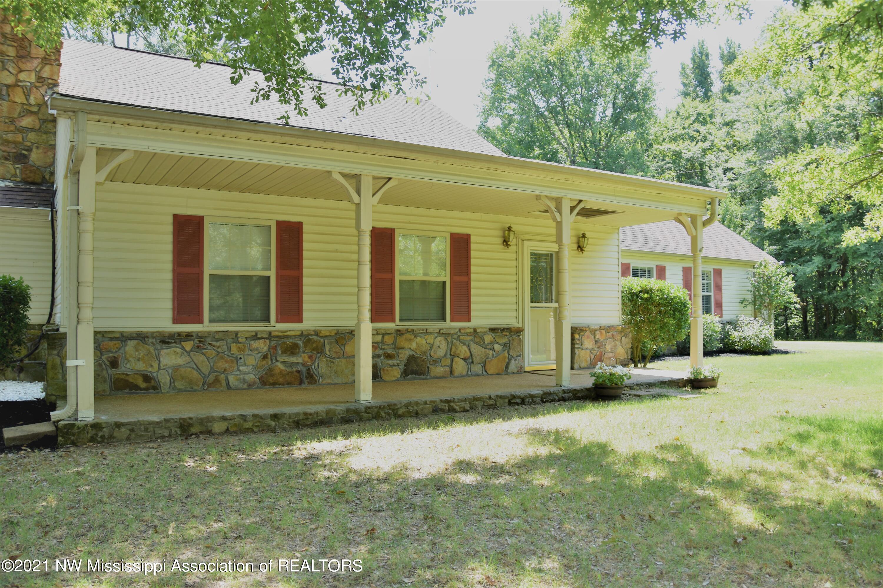 3394 Bend Road Coldwater, MS 38618 - Photo 2 of 48 2021-08-09 12.00.52