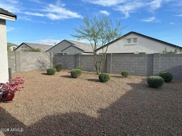 $2,350 | 7811 West Riverside Avenue, Phoenix, AZ 85043