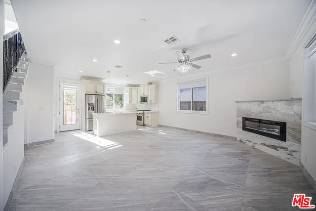 $6,295 | 2017 South Centinela Avenue, Unit C, Santa Monica, CA 90404