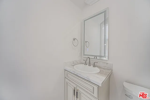 $6,295 | 2017 South Centinela Avenue, Unit C, Santa Monica, CA 90404