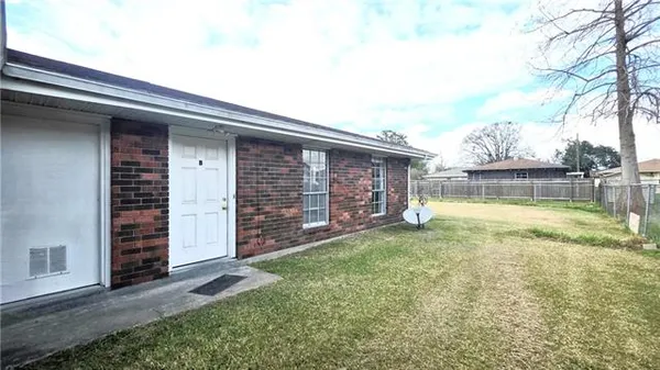 $1,400 | 113 Nu Street, Unit B, Belle Chasse, LA 70037