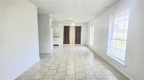$1,400 | 113 Nu Street, Unit B, Belle Chasse, LA 70037