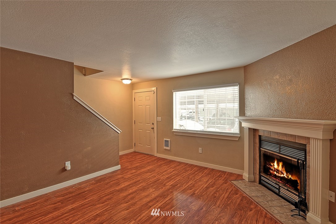 412 Center Road, Unit D2 Everett, WA 98204 - Photo 3 of 15