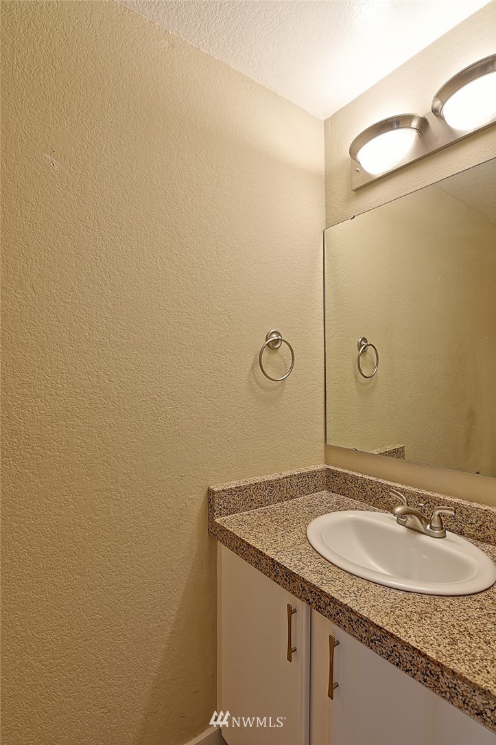 412 Center Road, Unit D2 Everett, WA 98204 - Photo 10 of 15