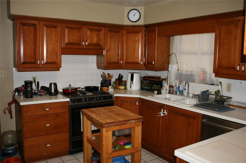 106 Southwest 38th Street Gainesville, FL 32607 - Photo 6 of 36