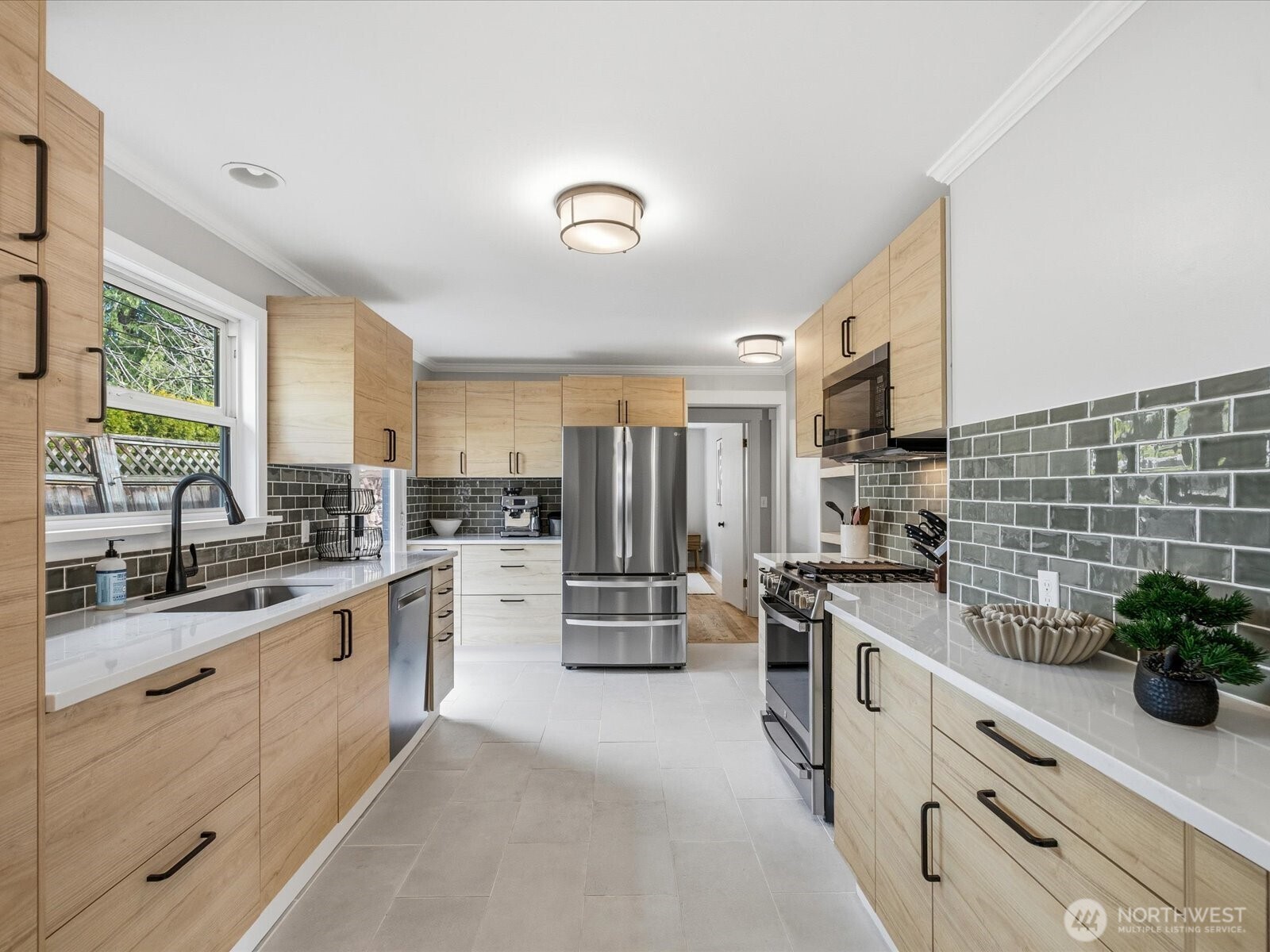 18604 105th Avenue Northeast Bothell, WA 98011 - Photo 14 of 40