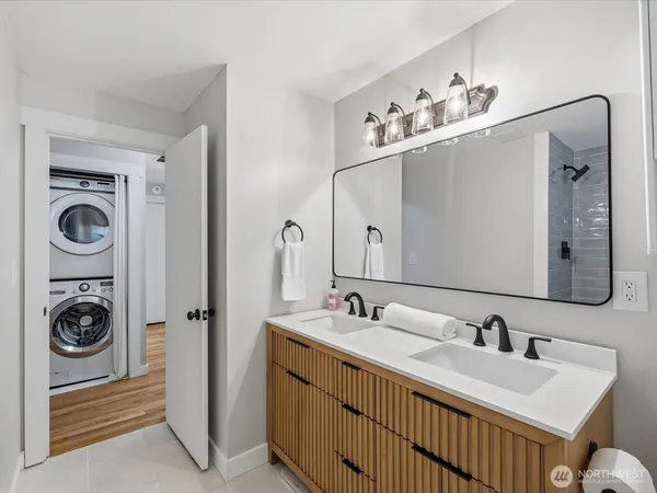 $895,000 | 18604 105th Avenue Northeast, Bothell, WA 98011